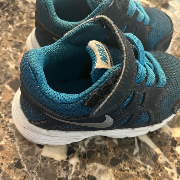 Nike Revolution 2 🌟 - Picture 6 of 6